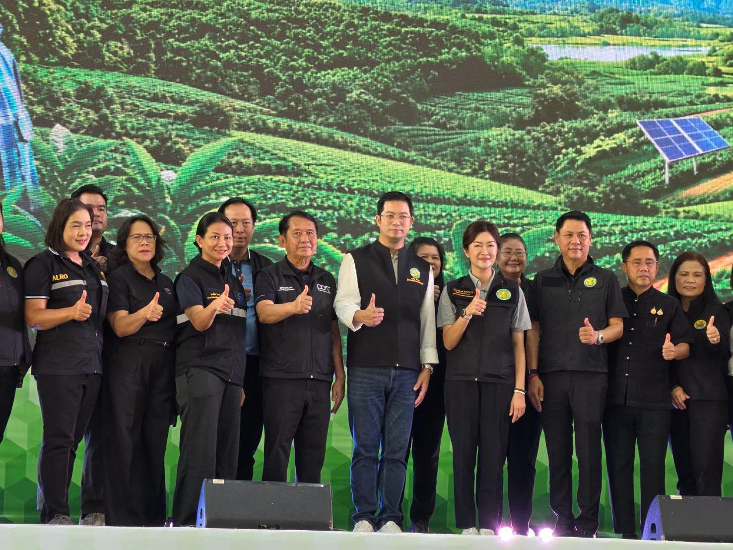 title - ส.ป.ก. ร่วมในพิธีเปิดโครงการงานเวทีนวัตกรรมเสริมสร้าง Smart Farmer รุ่นใหม่ Agri-Innovation Forum ณ จังหวัดสุโขทัย